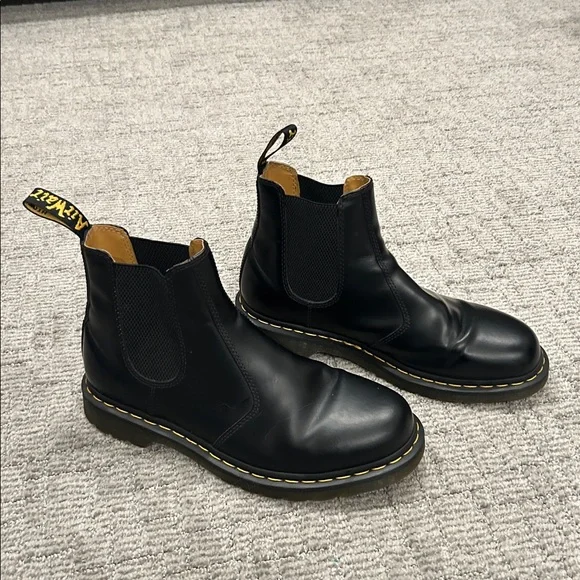 Dr. Martens 2976 SLIP RESISTANT
Leather Chelsea Boots 10 - Picture 3 of 6